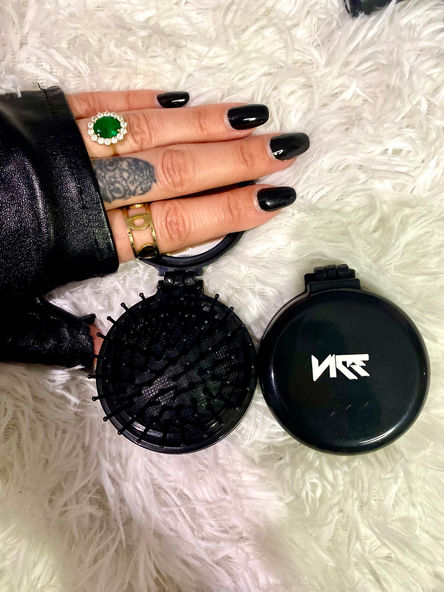 "RAVE ESSENTIAL KIT"(PRE-ORDER)
