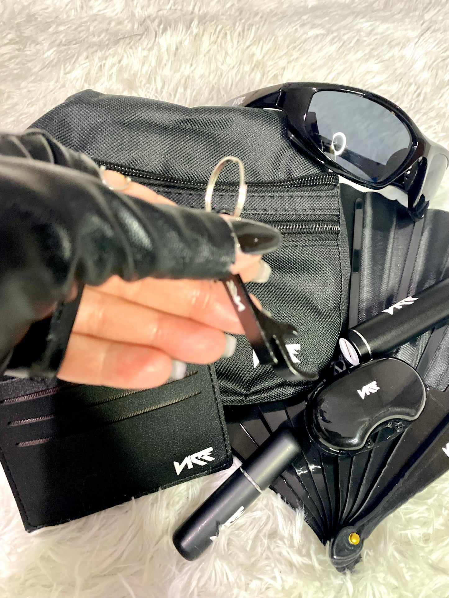 "RAVE ESSENTIAL KIT"(PRE-ORDER)