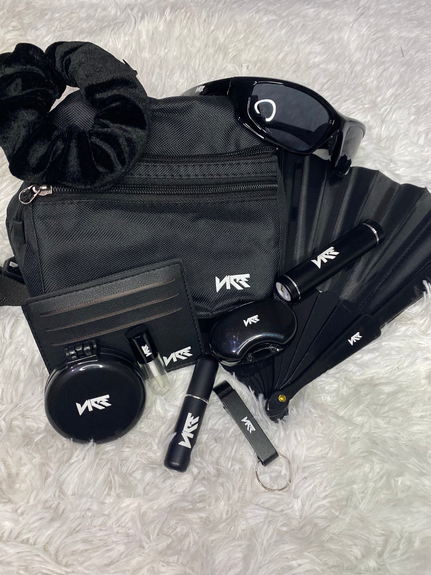 "RAVE ESSENTIAL KIT"